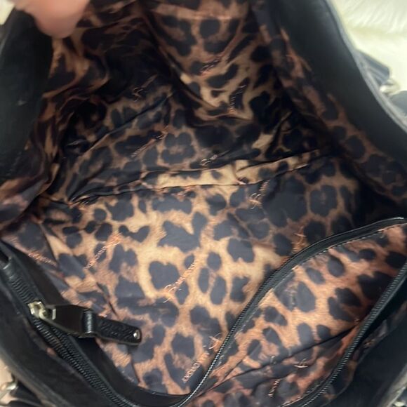 B. Makowsky Leather Shoulder Bag B30 - Picture 10 of 12